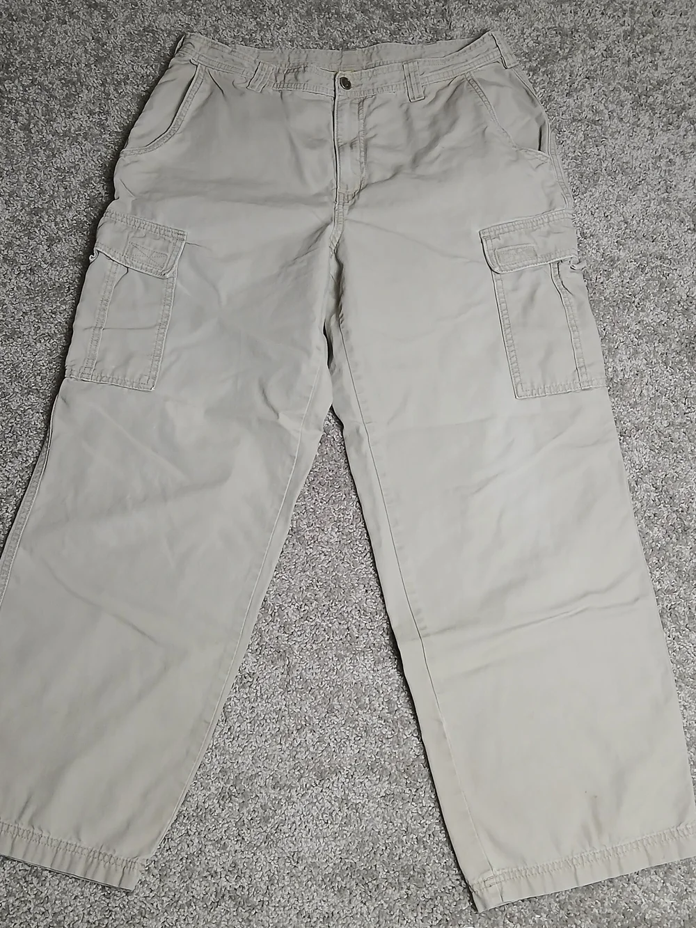 The North Face‎ Pants - Beige Cargo Pants for Men - Size 34 Short